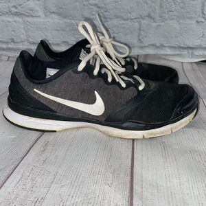 Nike training athletic shoes w/tie laces & memory foam insole sz 8.5 women